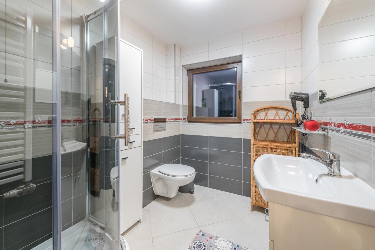 To Tu Apartment ชาร์นาโกรา ภายนอก รูปภาพ